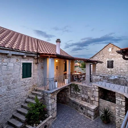 Family Friendly House With A Swimming Pool Zastrazisce, Hvar - 23743 * Zastražišće