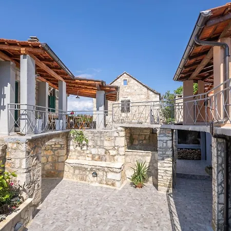 Family Friendly House With A Swimming Pool Zastrazisce, Hvar - 23743