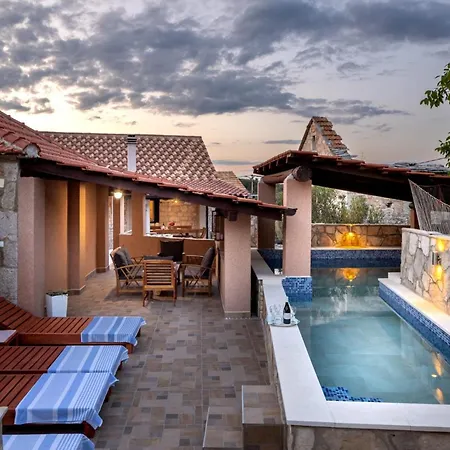 Family Friendly House With A Swimming Pool Zastrazisce, Hvar - 23743 Casa de Férias *