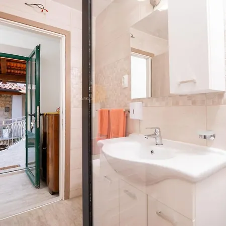 Family Friendly House With A Swimming Pool Zastrazisce, Hvar - 23743 Casa de Férias Zastražišće