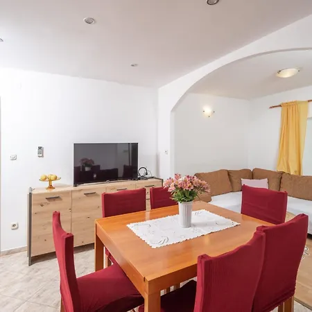 Casa de Férias Family Friendly House With A Swimming Pool Zastrazisce, Hvar - 23743 Zastražišće
