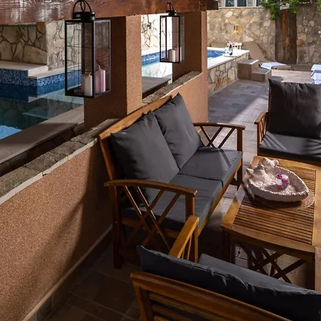 Family Friendly House With A Swimming Pool Zastrazisce, Hvar - 23743 Zastražišće
