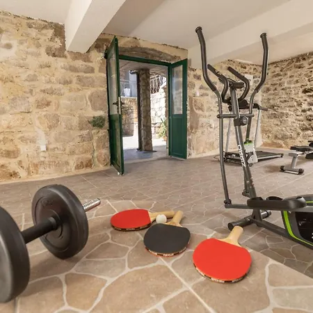 Family Friendly House With A Swimming Pool Zastrazisce, Hvar - 23743 Zastražišće