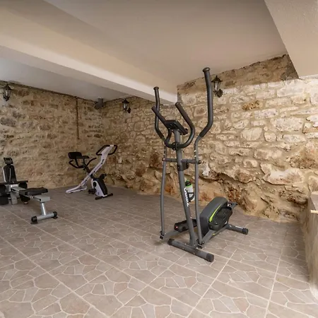 Casa de Férias Family Friendly House With A Swimming Pool Zastrazisce, Hvar - 23743 Zastražišće